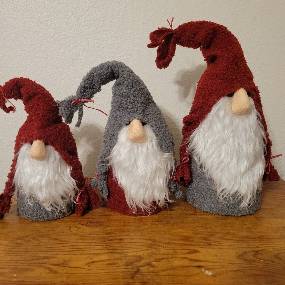 3 holiday gnomes with flat foam bottoms
